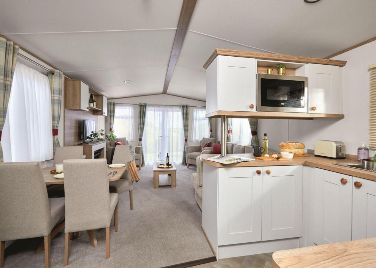 Erigmore Leisure Park Hotel Birnam Bagian luar foto